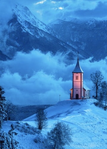 story-image